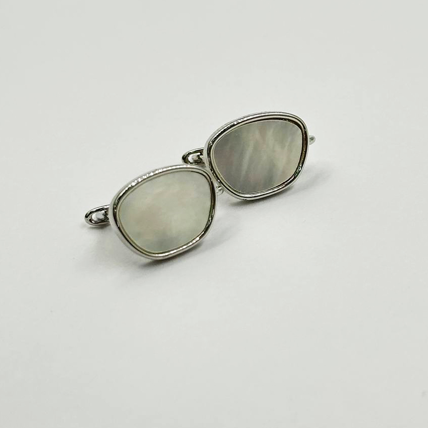 Швензы с натуральным перламутром  размер 13*10мм цвет серебро